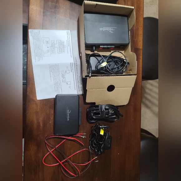 Rocketfish Networking Rocketfish Wireless Home Theater Rear Speaker